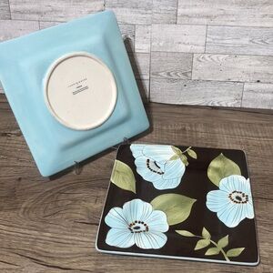 Laurie Gates plates blue flower